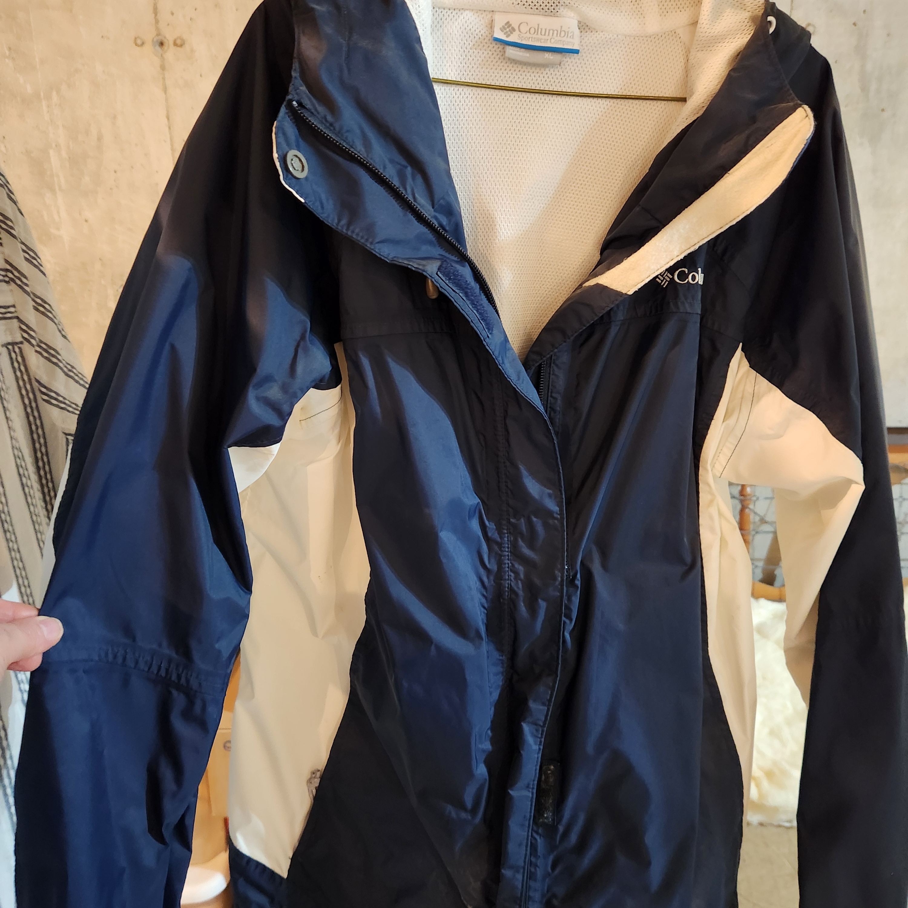 Columbia Navy And Cream Women's Hooded Ski Jacket